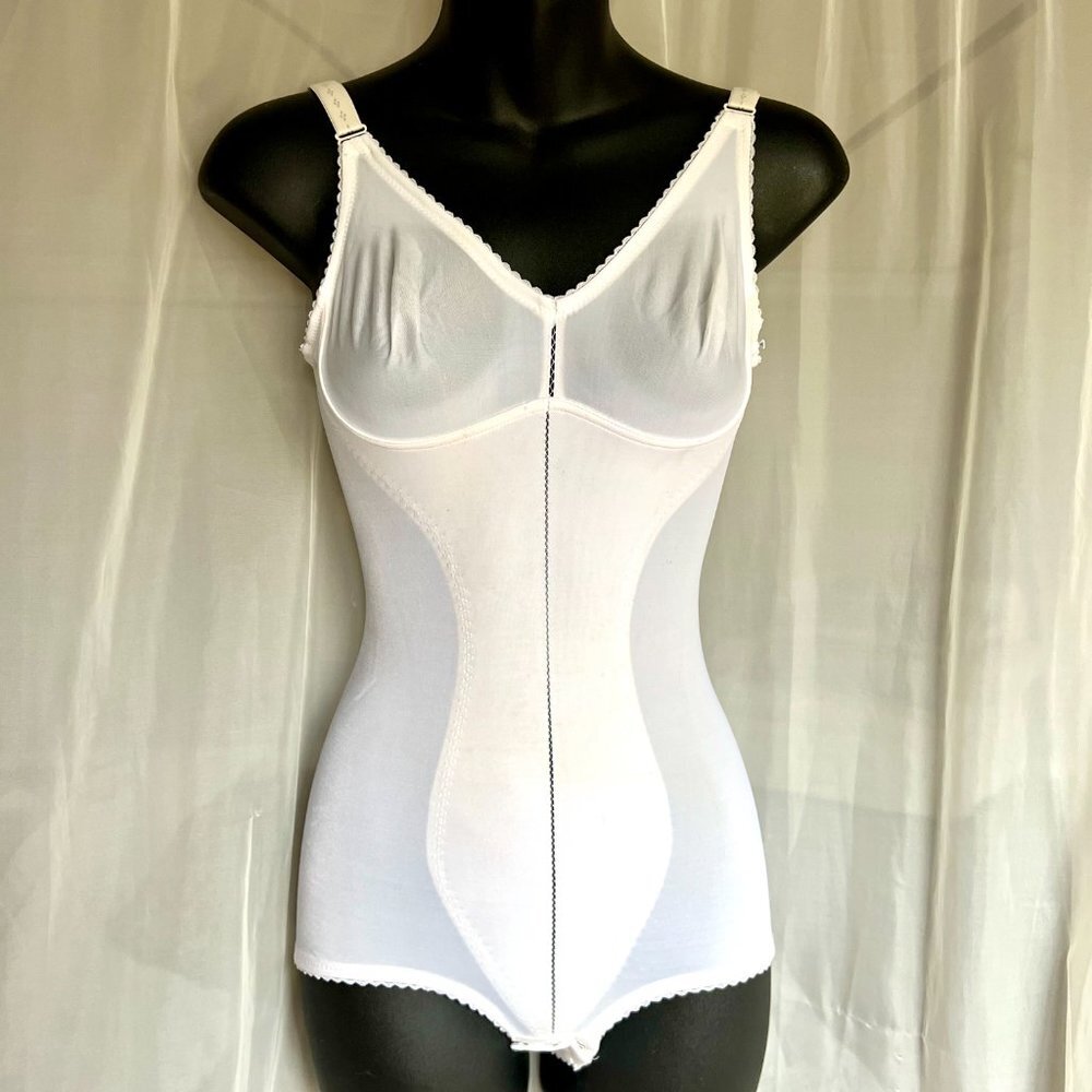 NWT Vintage 80's Lingerie "Q-T" Slim Teddy Bodysuit Shapewear in white 34B 34C